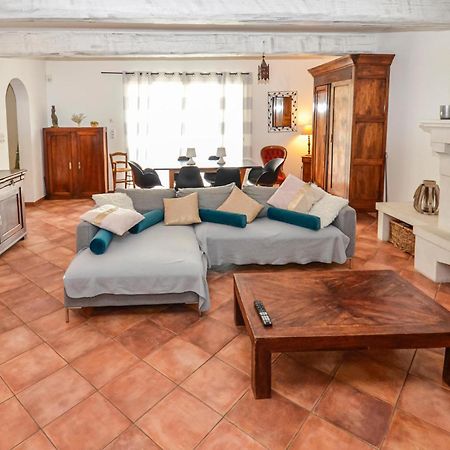 3 Bedroom Awesome Home In Chateuneuf De Gadagne Châteauneuf-de-Gadagne Exteriör bild
