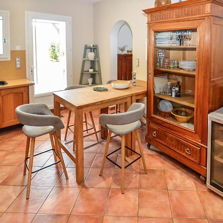 3 Bedroom Awesome Home In Chateuneuf De Gadagne Châteauneuf-de-Gadagne Exteriör bild