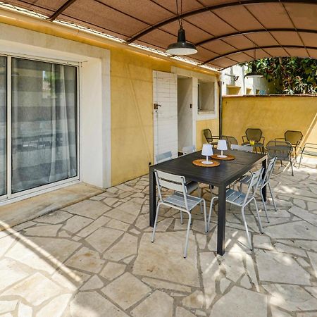 3 Bedroom Awesome Home In Chateuneuf De Gadagne Châteauneuf-de-Gadagne Exteriör bild