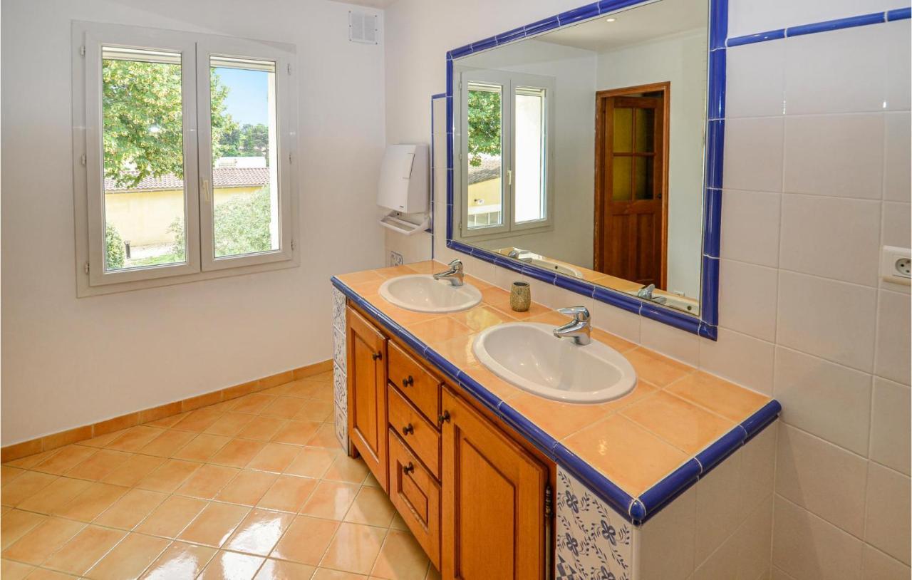 3 Bedroom Awesome Home In Chateuneuf De Gadagne Châteauneuf-de-Gadagne Exteriör bild