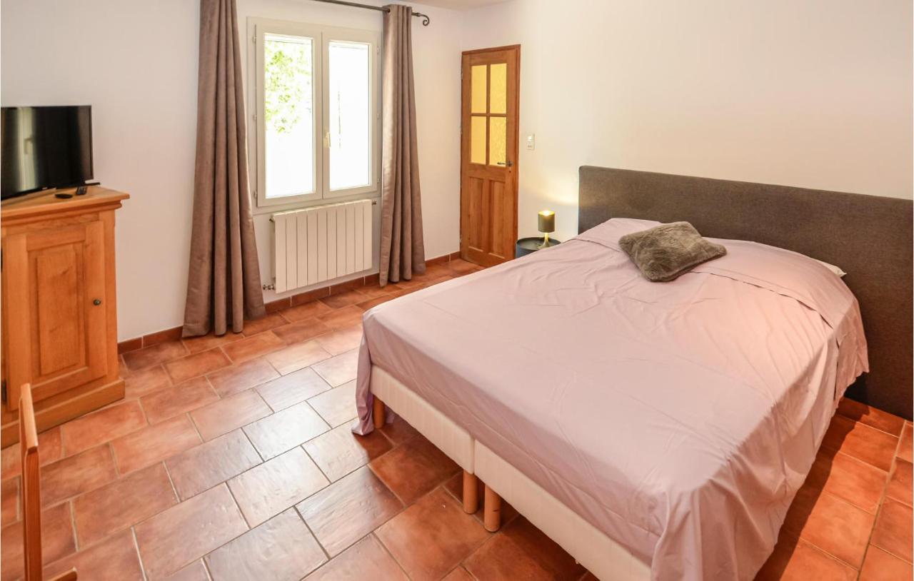 3 Bedroom Awesome Home In Chateuneuf De Gadagne Châteauneuf-de-Gadagne Exteriör bild