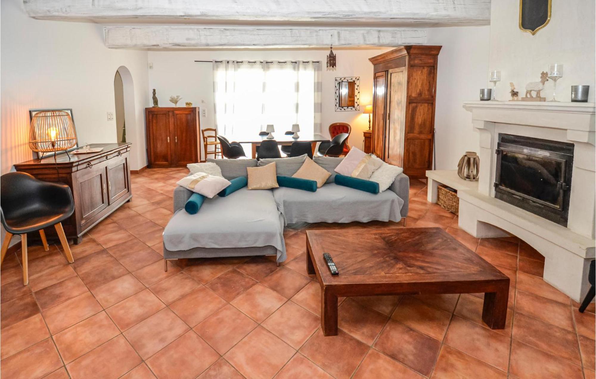 3 Bedroom Awesome Home In Chateuneuf De Gadagne Châteauneuf-de-Gadagne Exteriör bild