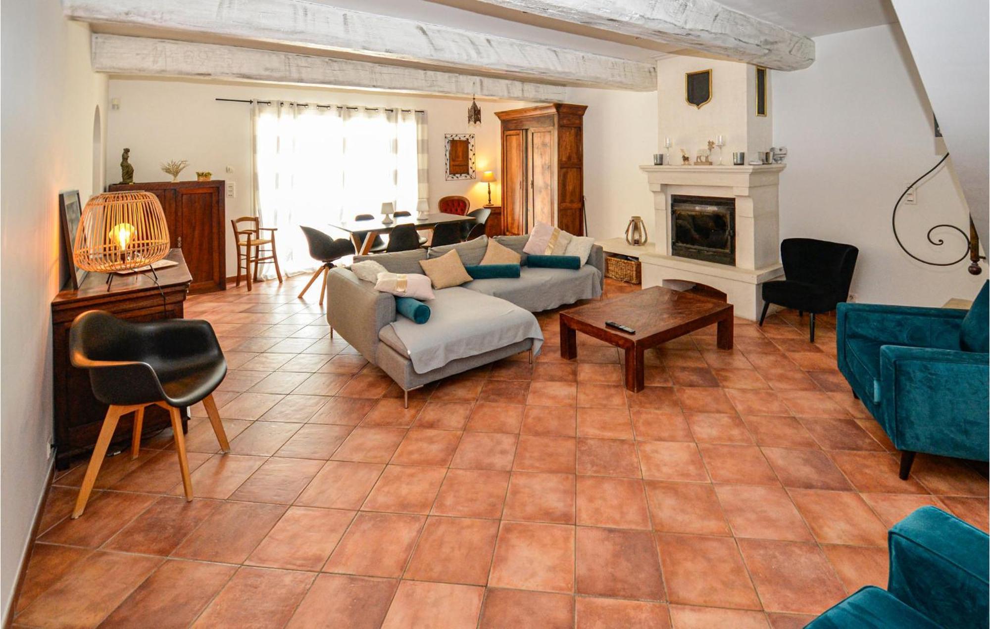 3 Bedroom Awesome Home In Chateuneuf De Gadagne Châteauneuf-de-Gadagne Exteriör bild